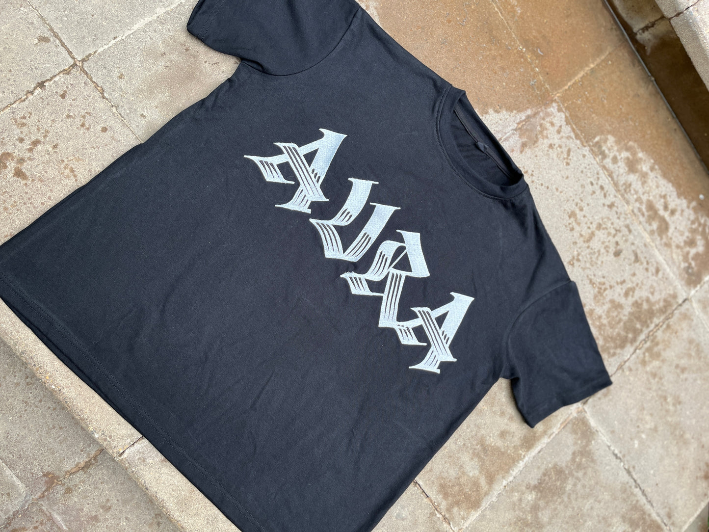 AURA X MEGUMI - T-shirt