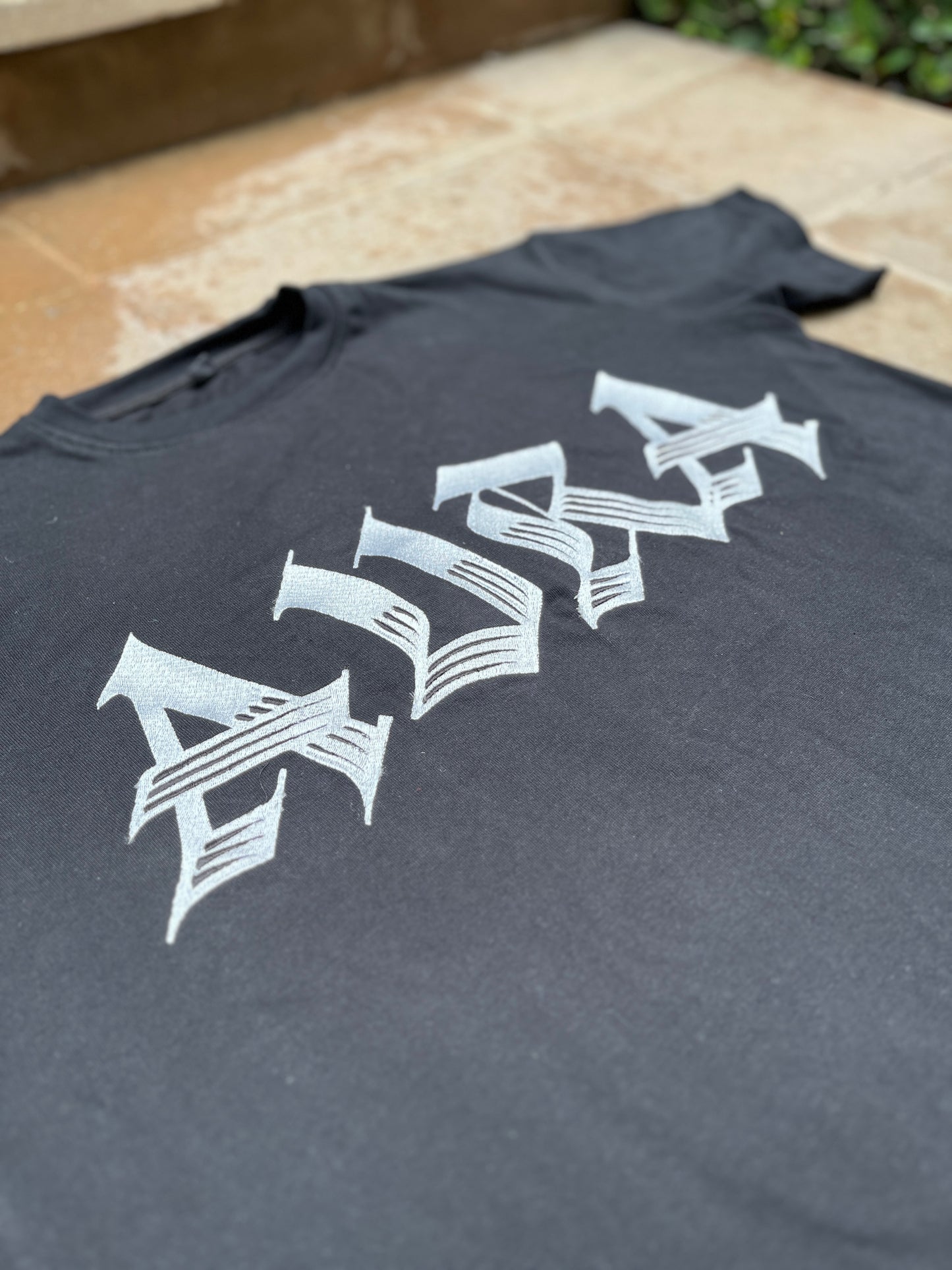 AURA X MEGUMI - T-shirt